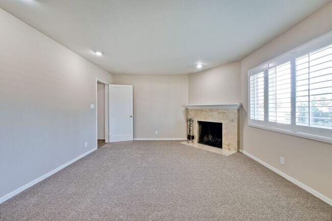 Building Photo - Showcase Property Off of Stevens Creek - C...