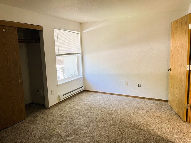 Foto del edificio - Amazing Top Floor 1 bedroom Apartment In L...