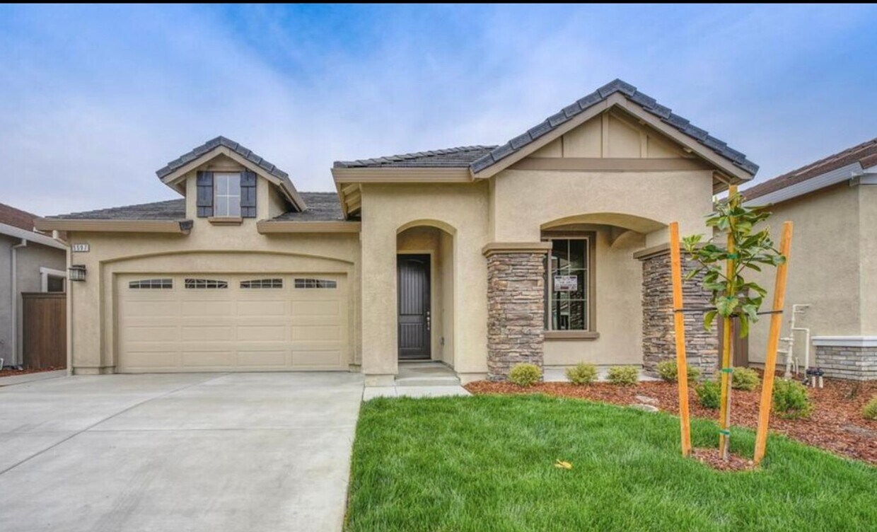 Foto principal - Awesome 3 Bedroom Home for Rent in West Ro...