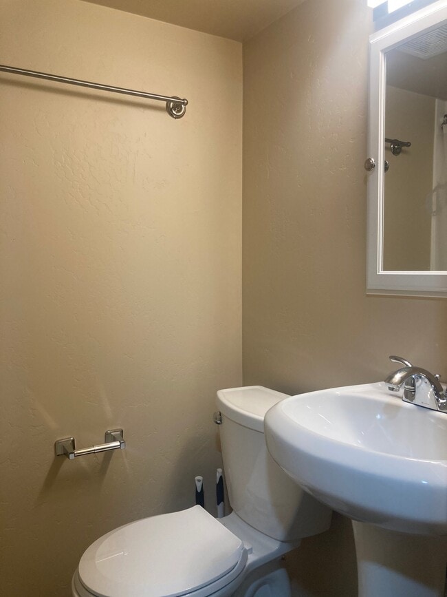 Photo - 902 Ouray Ave Apartment