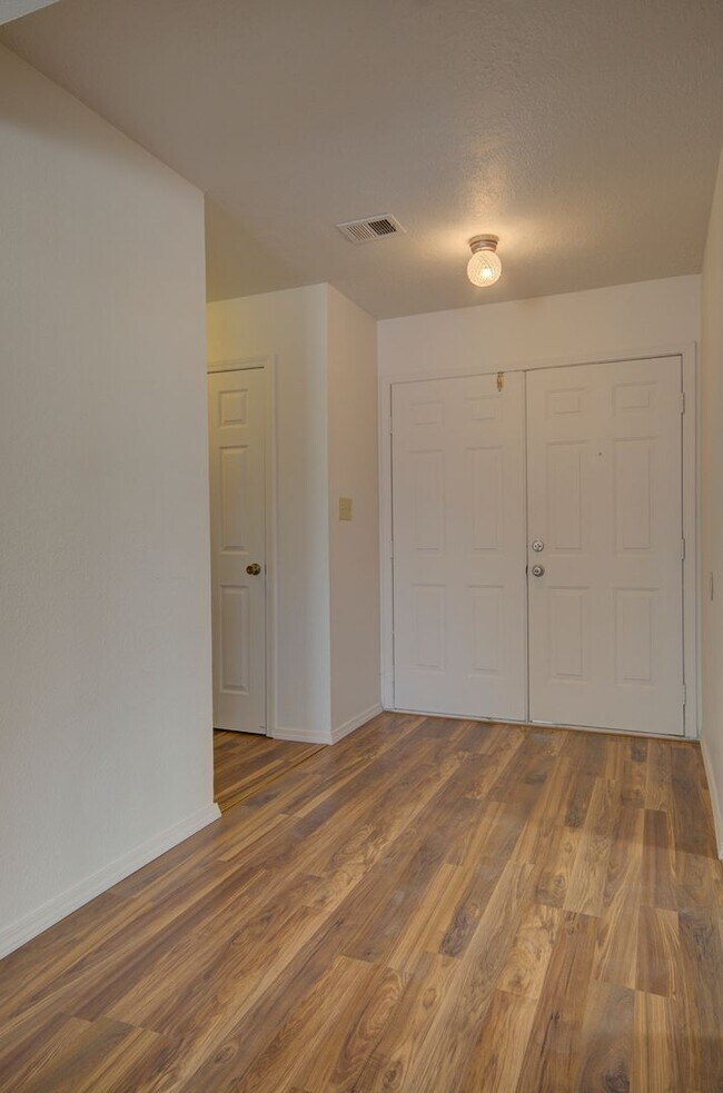 Foto del edificio - Amazing 3 Bedroom in Central Rio Rancho!