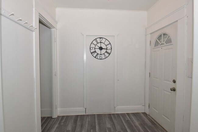 Foto del edificio - 313 N. Riverside Dr. Elkhart, IN 46514