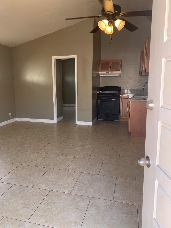 Building Photo - 13152 Westlake St