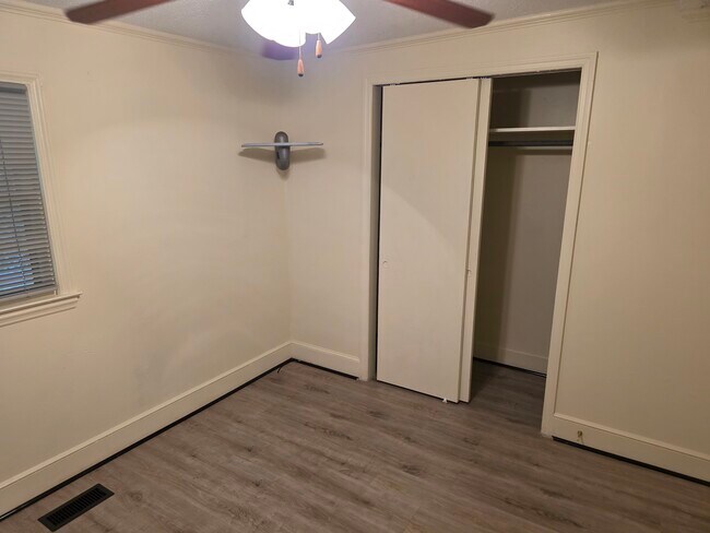 Dormitorio 2 - 685 Coleman Ave