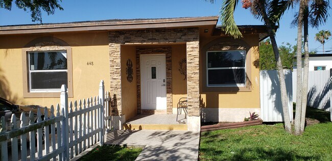 Building Photo - 448 NW 4th Ave