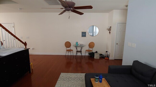 Building Photo - 557 Abbey Fields Loop