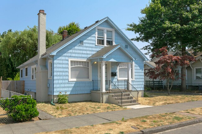 Building Photo - 4216 Southeast 37th Avenue