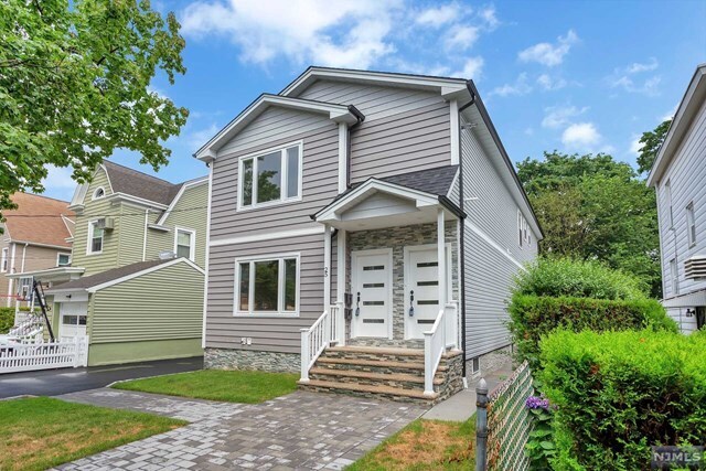 Primary Photo - 25 Feronia Way