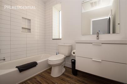 Foto del edificio - 2736 W Girard Ave