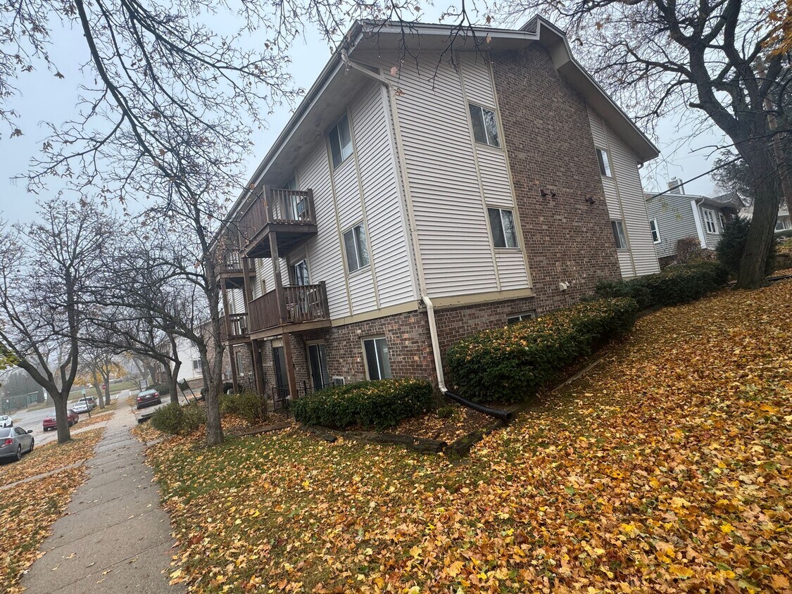 Foto del edificio - Large 2 Bedroom Apartemnt Available!