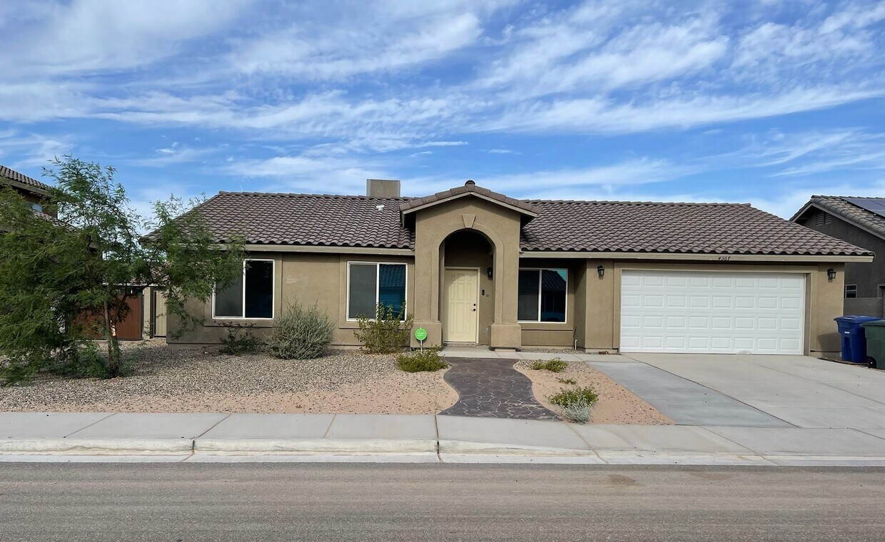 Primary Photo - SOLAR 4 bedroom, 2 bath for Rent