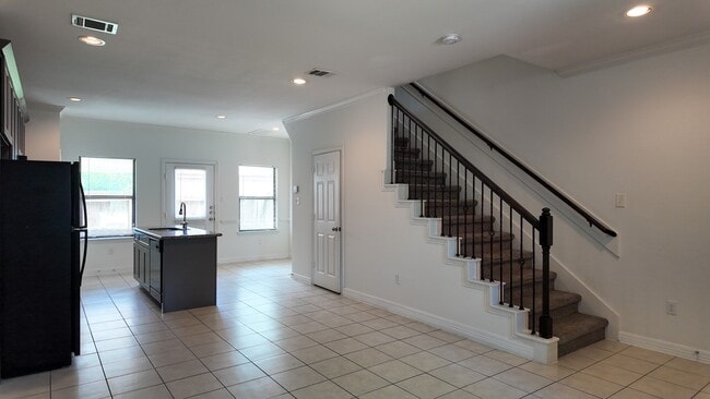 Foto del edificio - 8710 Knox St