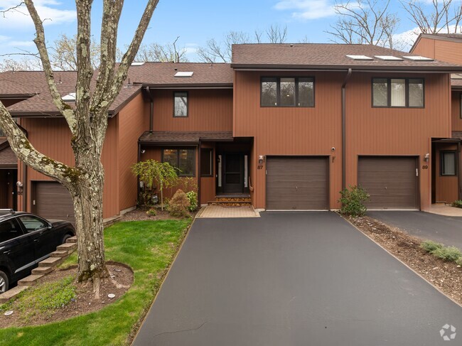Building Photo - 87 Sullivan Dr