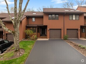 Building Photo - 87 Sullivan Dr