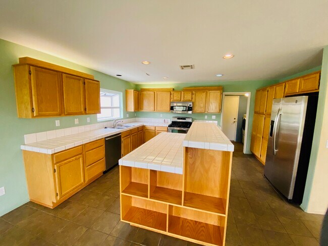 Foto del edificio - 5539 Avenida Entrada