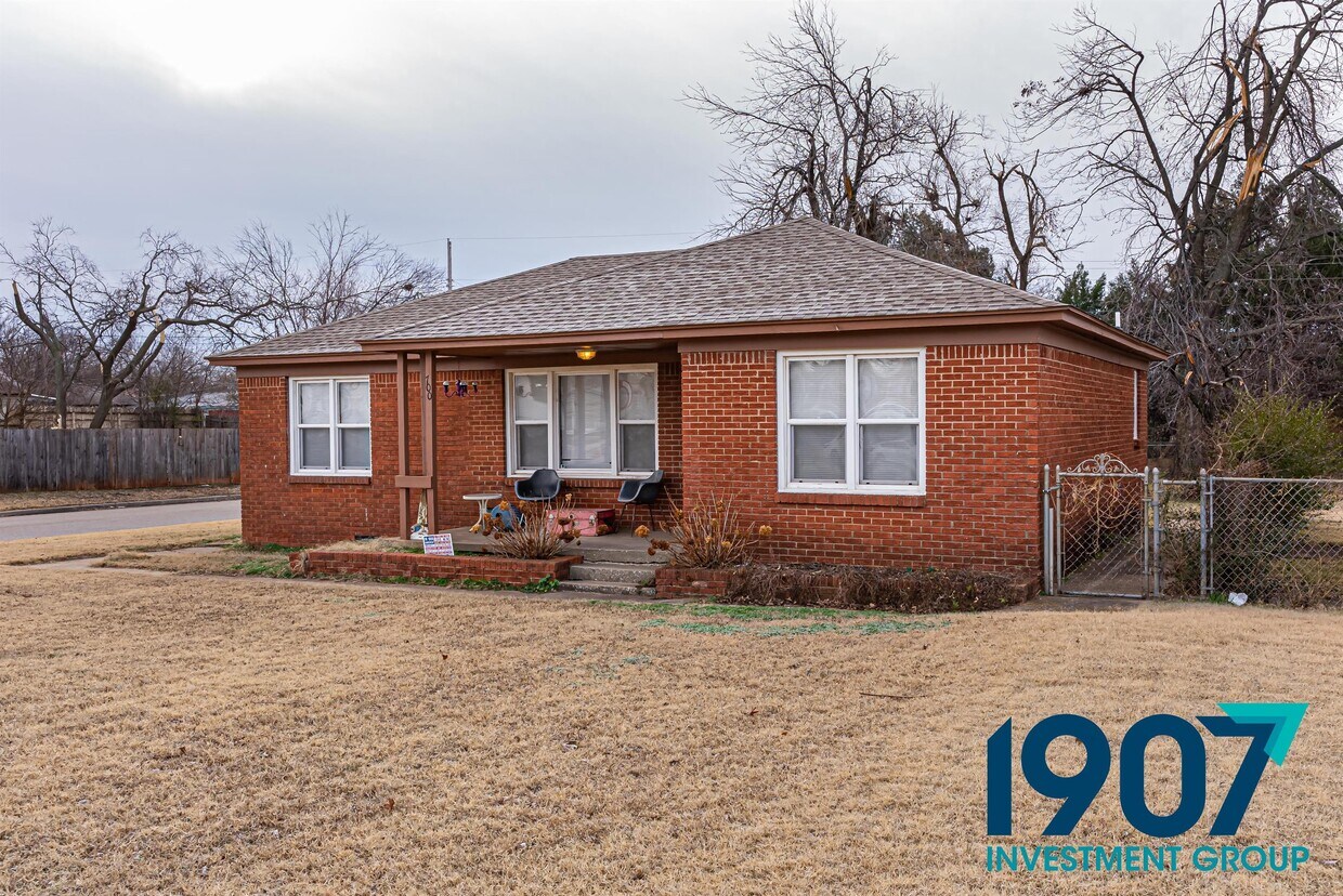 Foto principal - 700 NW 89th St