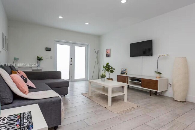 Foto del edificio - 350 NW 50th St