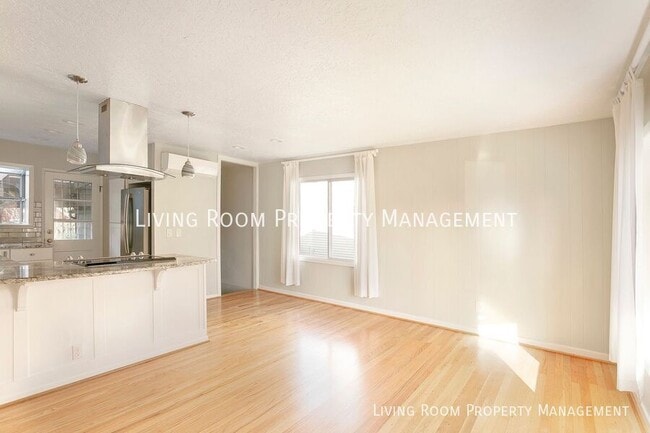 Building Photo - 2935 SE 77th Ave