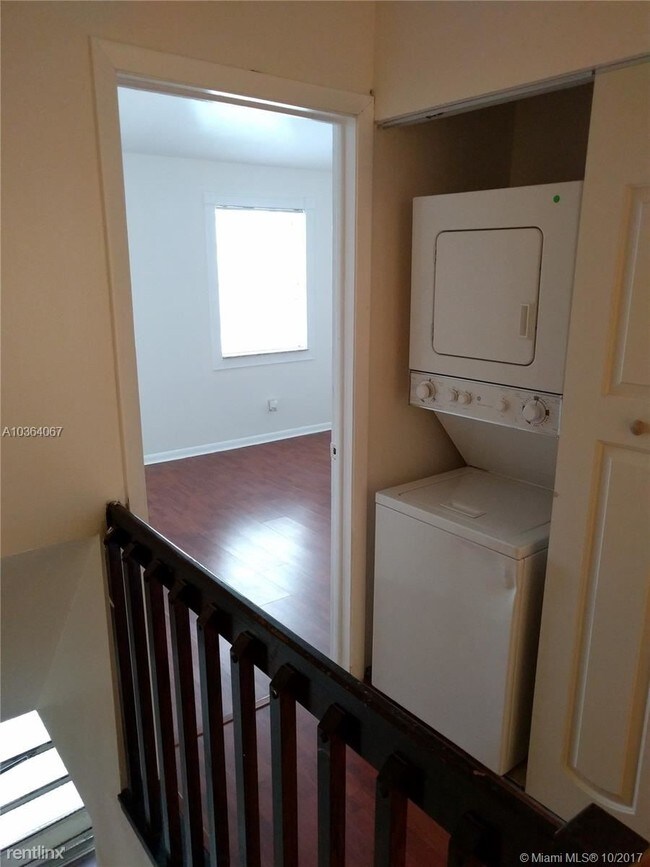 Building Photo - 2929 Dorchester Ln