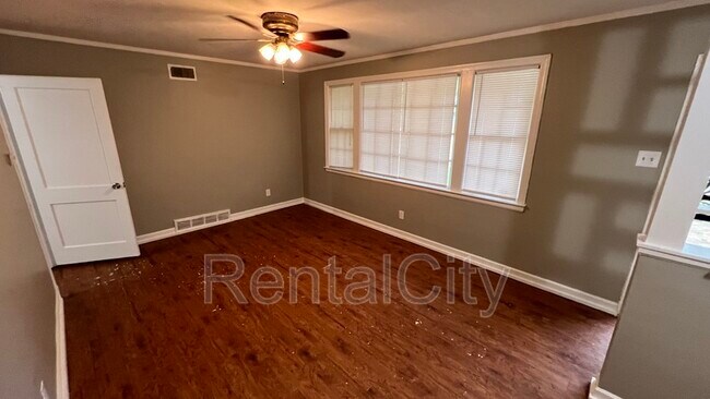 Building Photo - 1179 Victor Dr