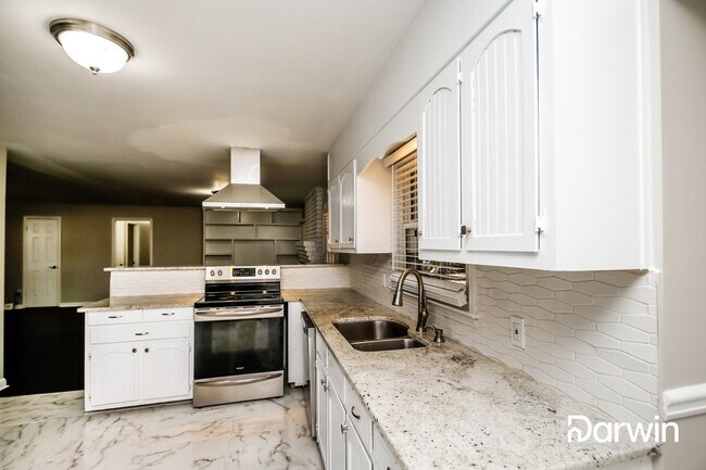 Foto del edificio - 3810 Russell St SW