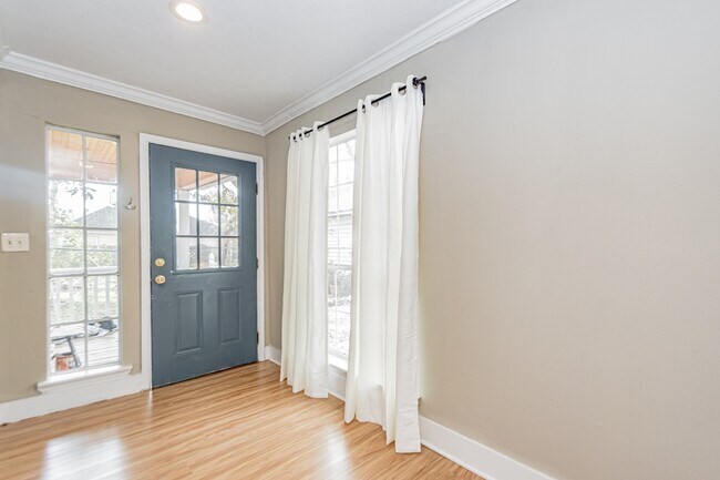 Foto del edificio - 3002 Kirk St