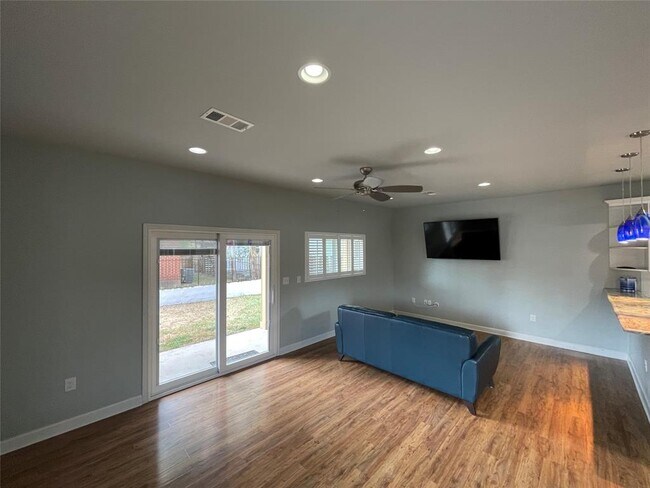 Foto del edificio - 5014 Evans Ave