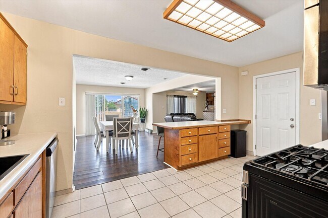 Foto del edificio - 3707 Comanche Rd NE
