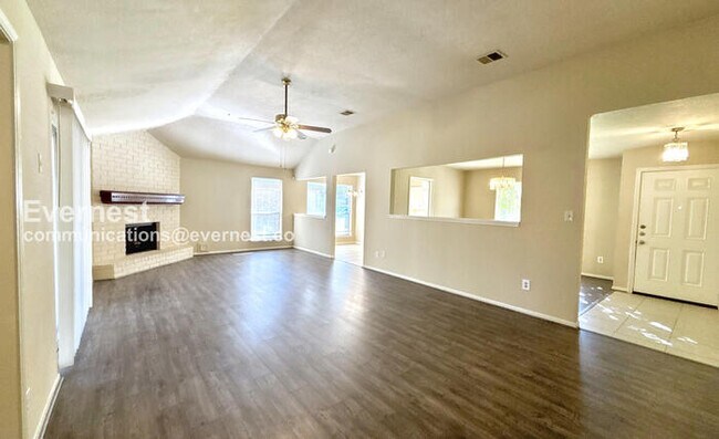 Foto del edificio - 1018 Valley Ranch Dr