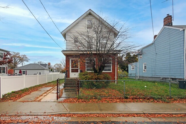 Building Photo - 45 Cedar St