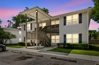 Building Photo - 702 Meadowbrook Dr