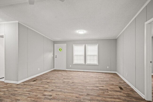 Building Photo - Country Living--Almost 3 Acres!