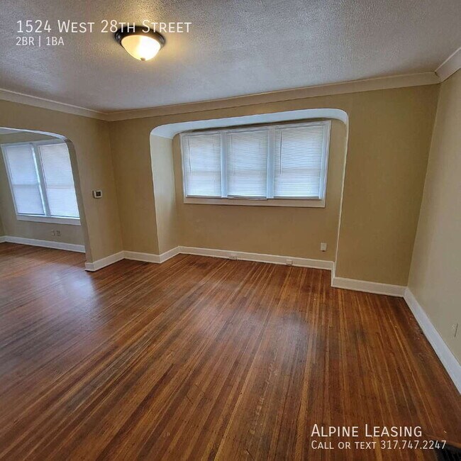 Foto del edificio - 1524 W 28th St