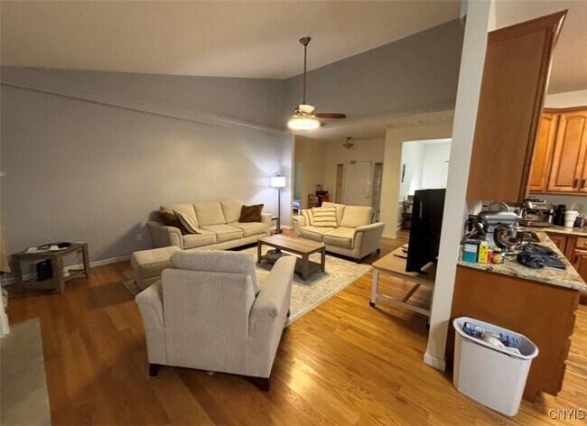 Foto del edificio - 5055 Constitution Ln