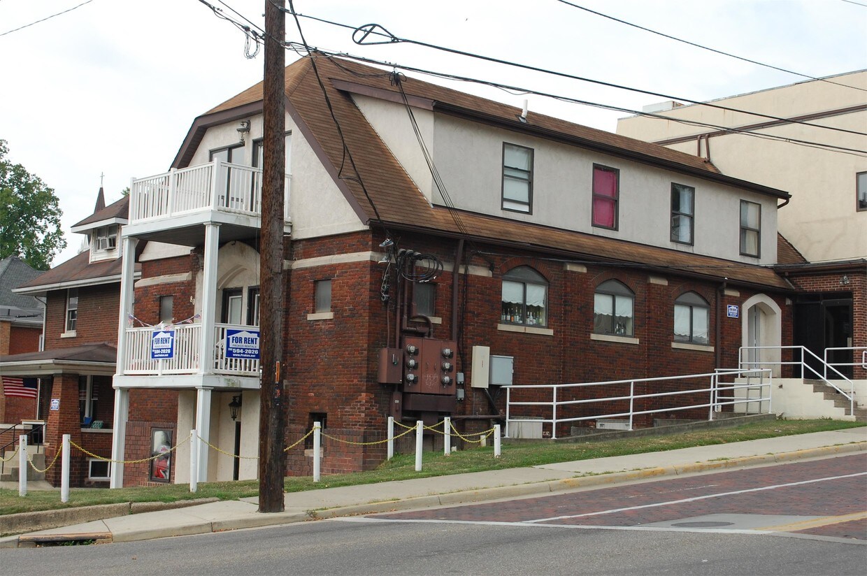 Building Photo - 80 E State St