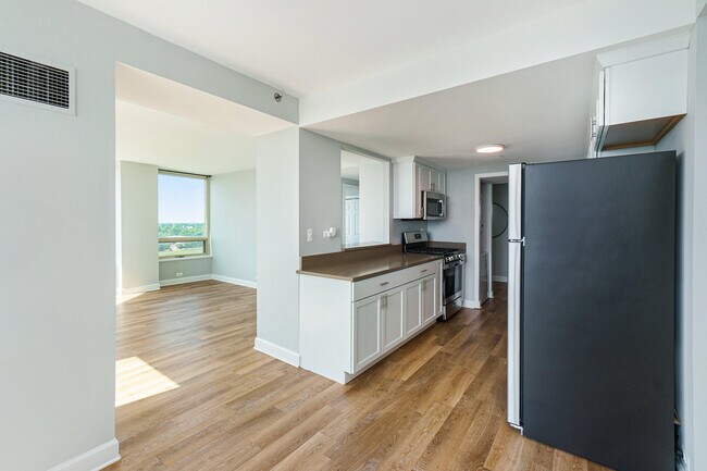 Foto del edificio - 3320 Spinnaker Ln