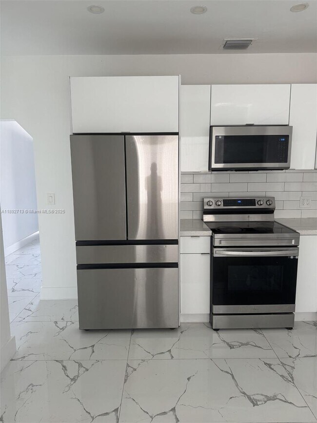 Foto del edificio - 345 SW 49th Ave