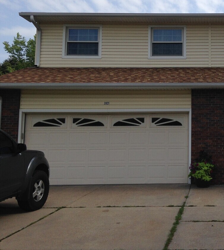 3921 Pioneers Blvd, Lincoln, NE 68506 Townhome Rentals in Lincoln NE