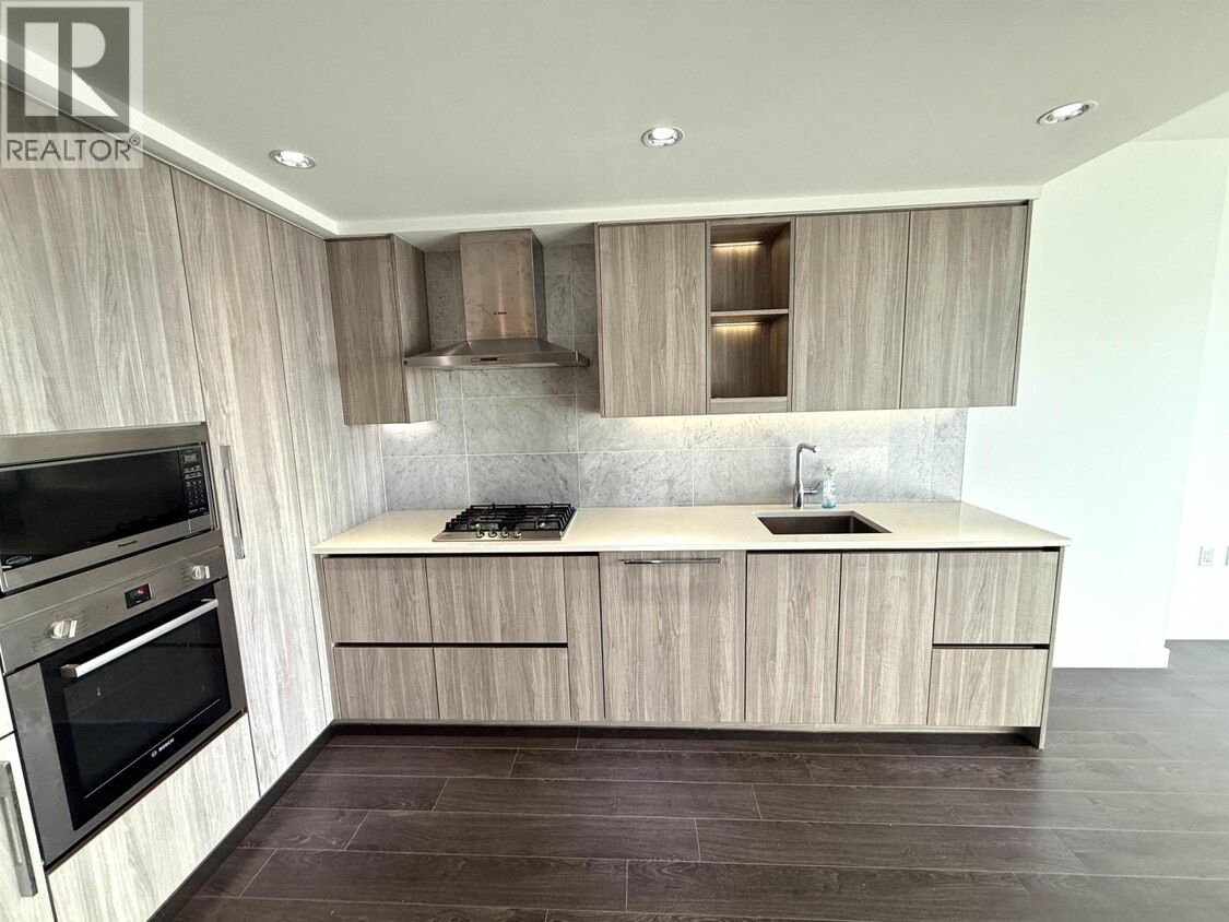 Primary Photo - 4720 Lougheed Hwy.