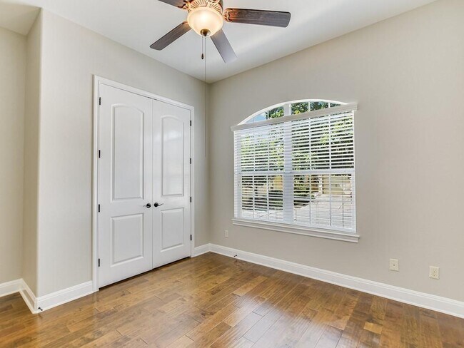 Foto del edificio - 15218 Glen Heather Dr
