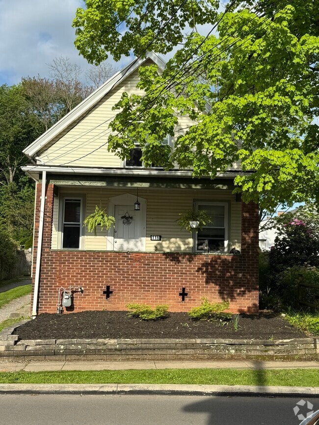 Building Photo - 116 N Clay St
