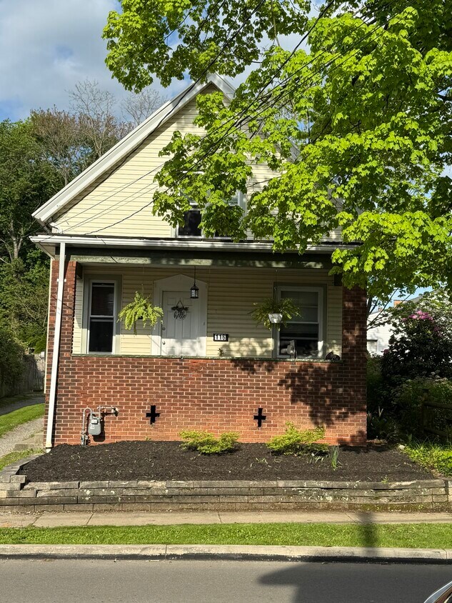 Foto principal - 116 N Clay St