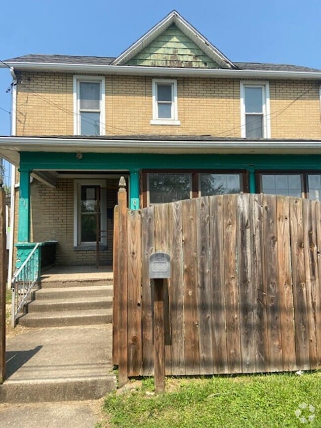 Building Photo - 1611 Dewey St