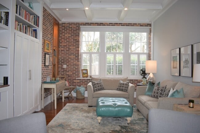 Photo - 67 Legare St Apartment