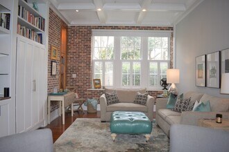 Building Photo - 67 Legare St