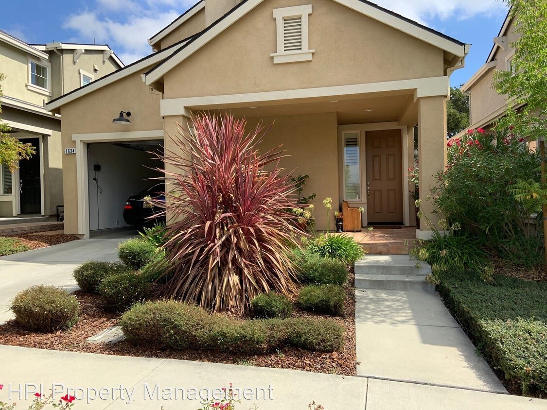 Primary Photo - 3 br, 2.5 bath House - 1634 Wishing Well Way