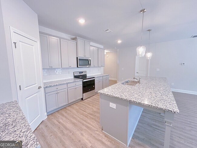 Building Photo - 2594 Mls Cmn Dr