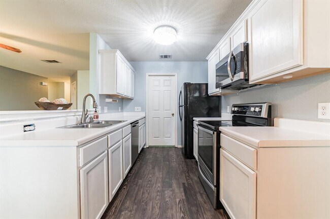 Foto del edificio - 3005 Tyler Ln