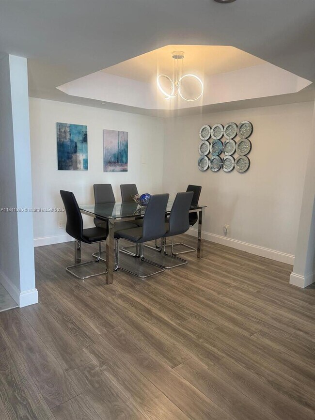 Building Photo - 3640 Yacht Club Dr