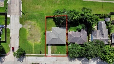 Building Photo - 8705 Dunlap St